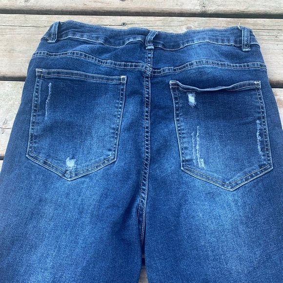 Cali Ultra High Rise Skinny Distressed Jeans - Dark Wash - Size 15 - Picture 8 of 11